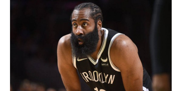 James Harden ve el problema desde Stephen Curry